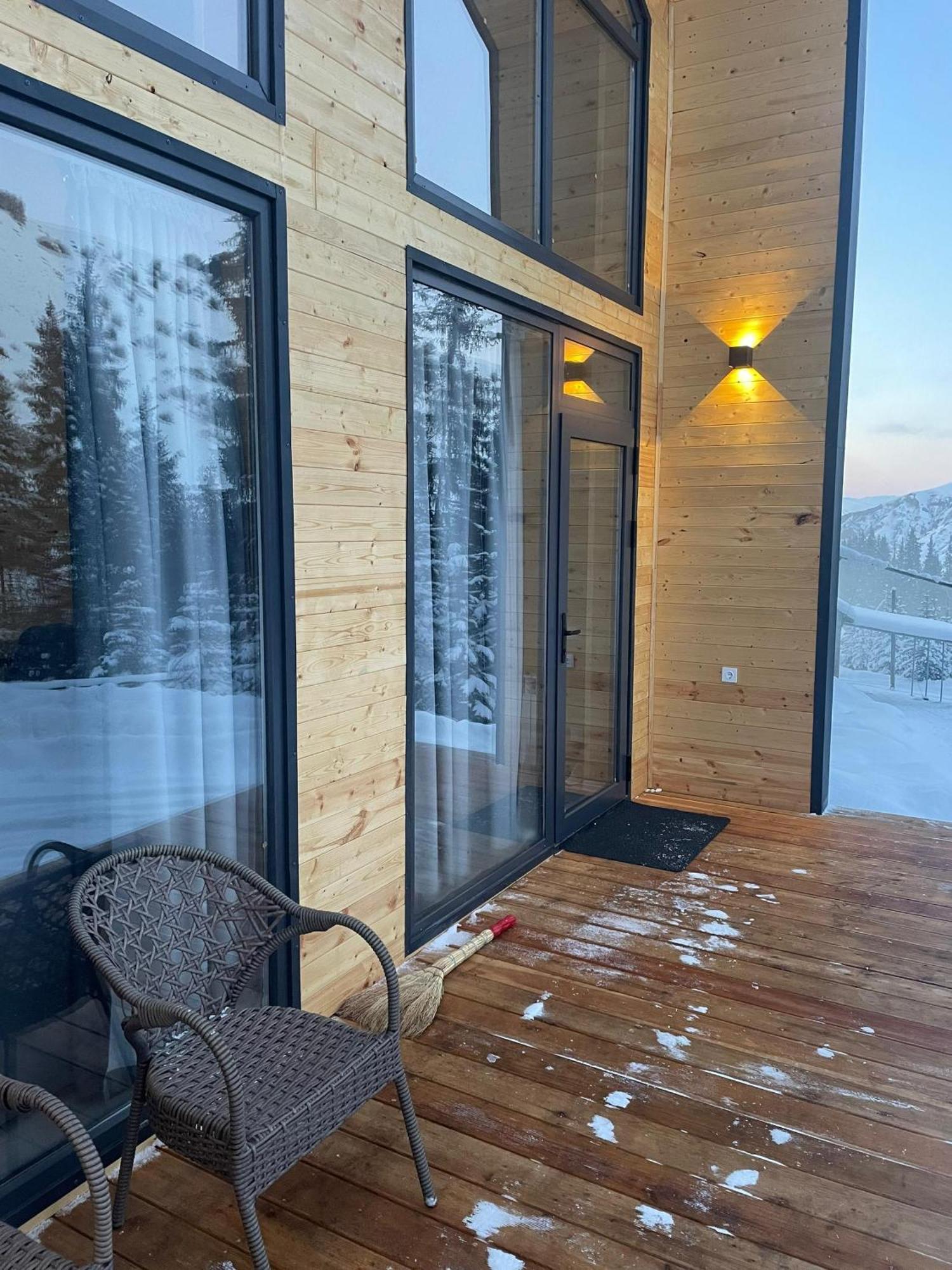 Toodoresort Karakol Exteriér fotografie